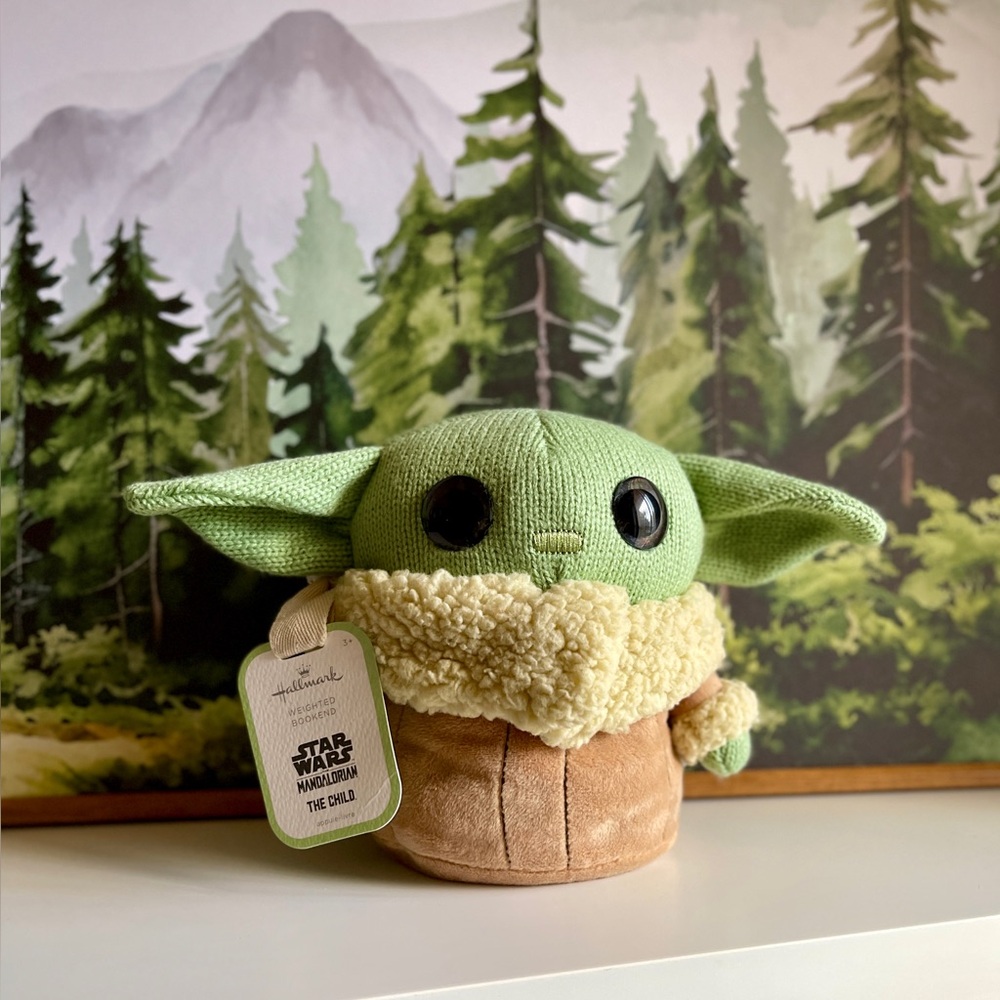 Star Wars The Child Green and Brown Plush New with tags Hallmark Exclusive Rare